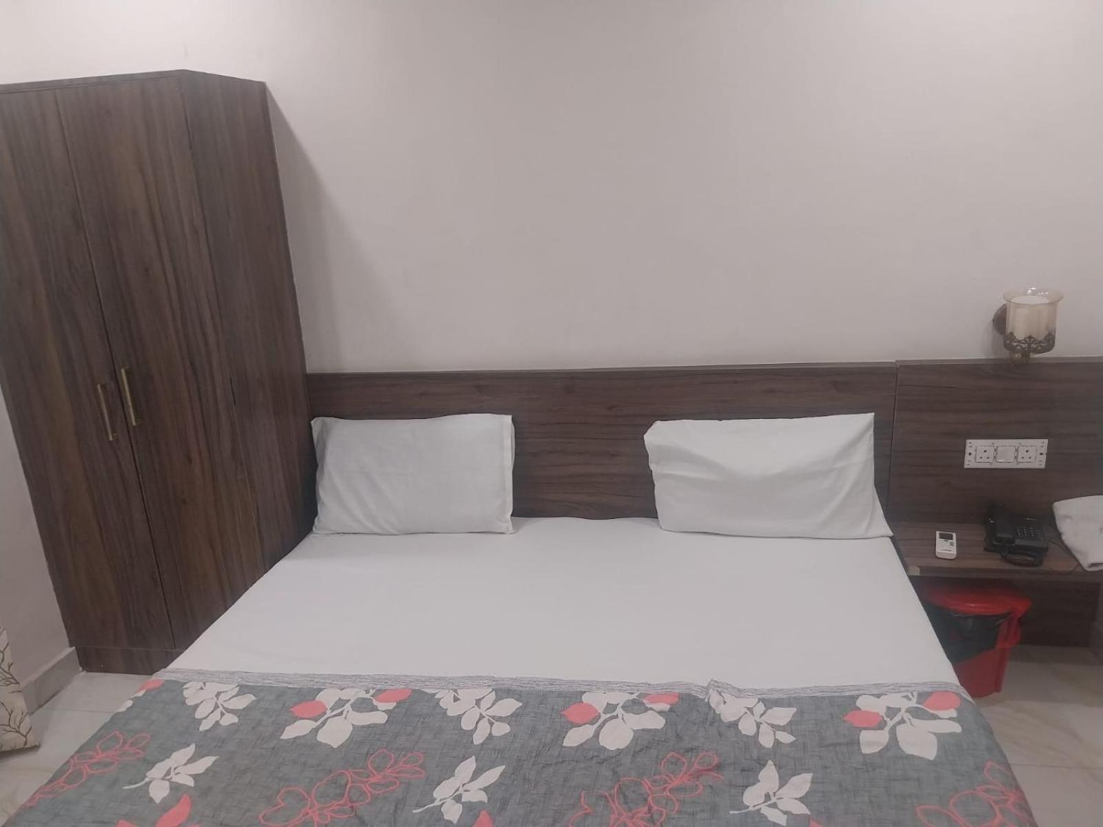 Hotel Rovers Inn Αμριτσάρ Δωμάτιο φωτογραφία